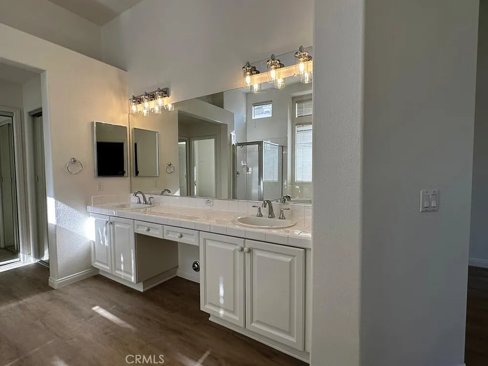 236 Downey Lane Placentia, CA 92870