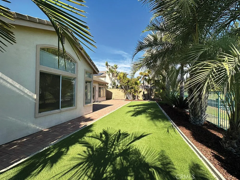 236 Downey Lane Placentia, CA 92870