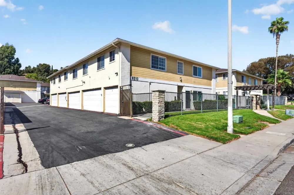 9210 Kenwood Dr #D Spring Valley, CA 91977
