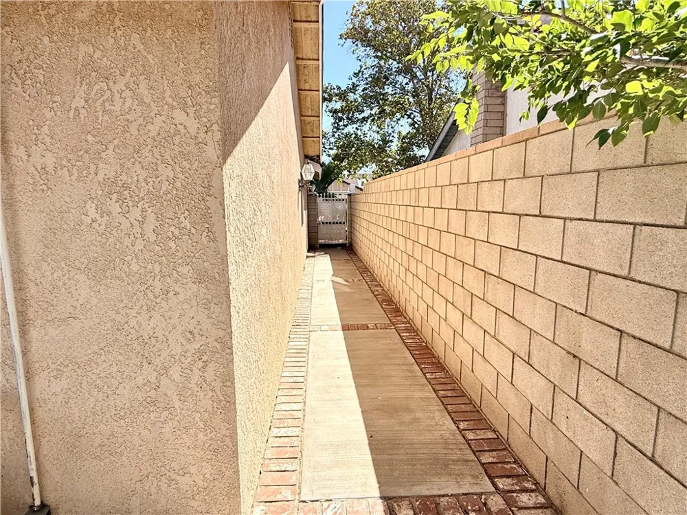 37913 Janus Palmdale, CA 93550