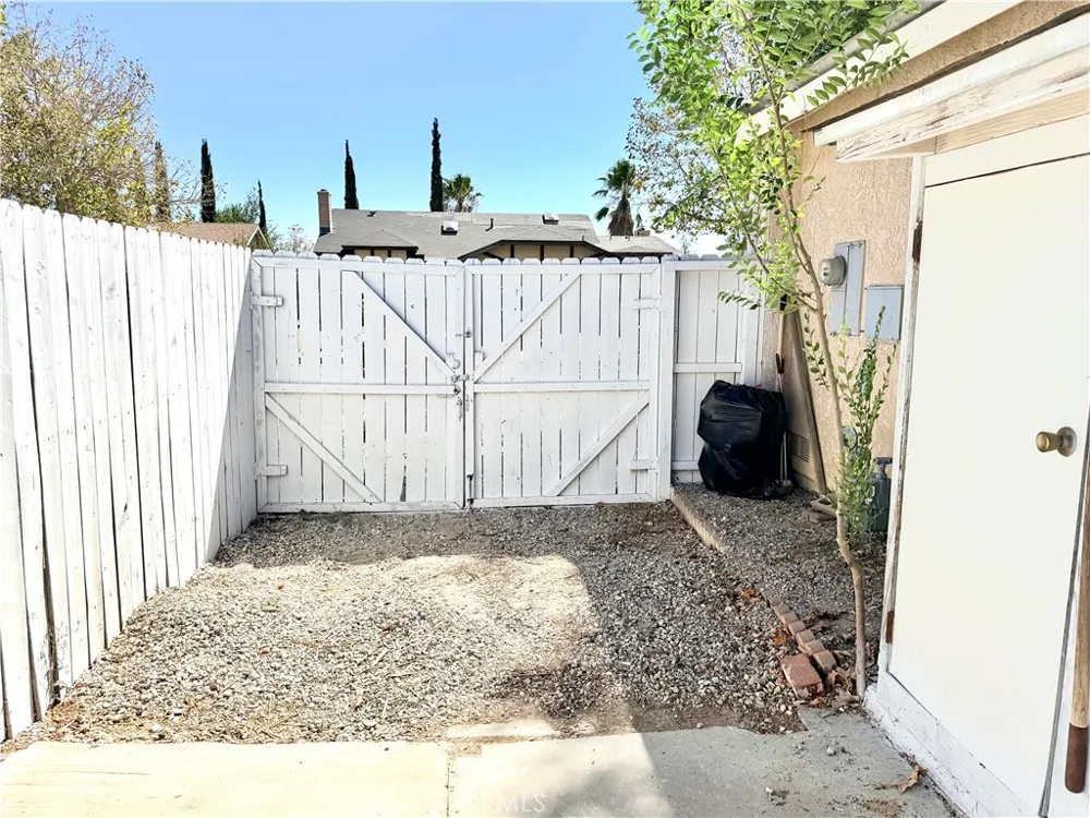 37913 Janus Palmdale, CA 93550