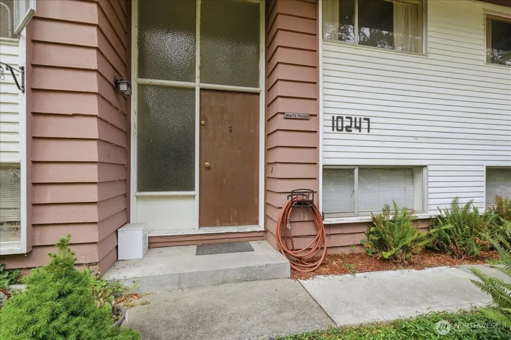 10247 10th Avenue S Seattle, WA 98168