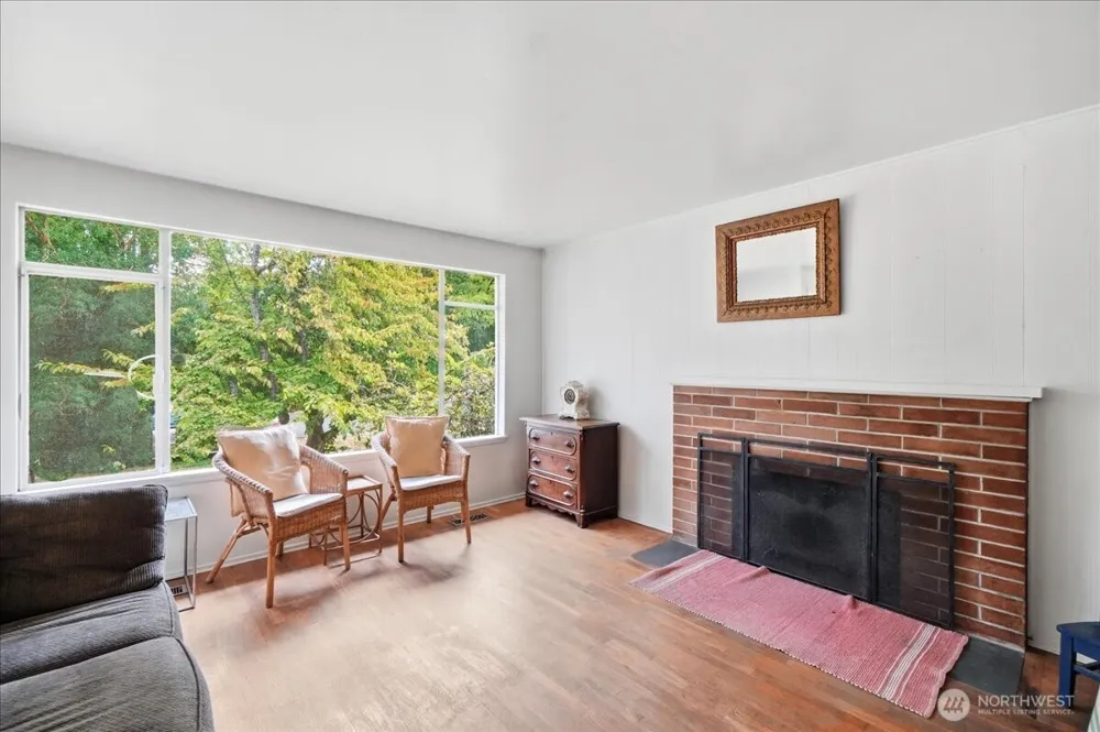 10247 10th Avenue S Seattle, WA 98168