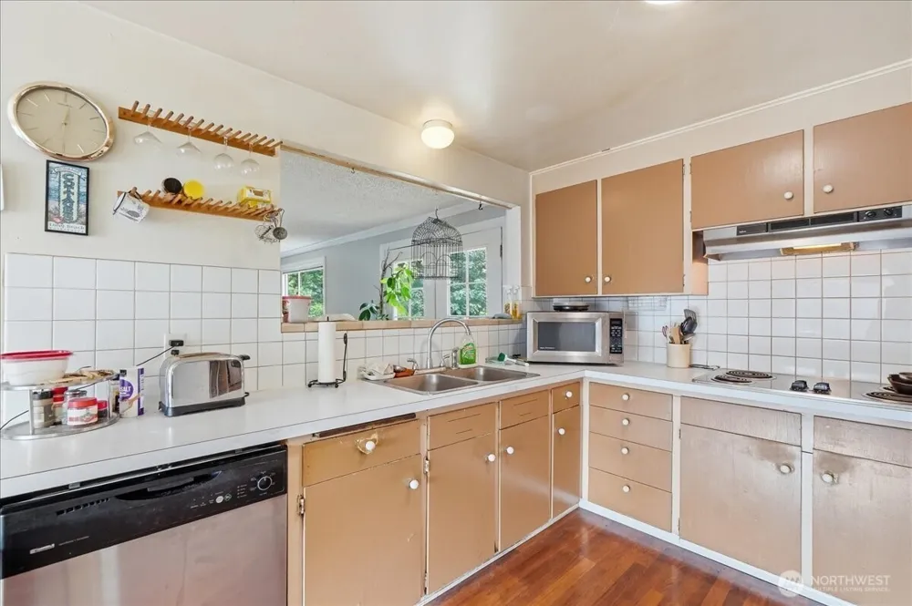 10247 10th Avenue S Seattle, WA 98168