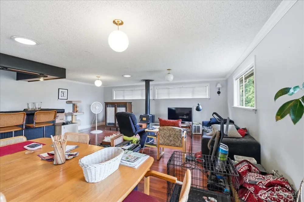 10247 10th Avenue S Seattle, WA 98168