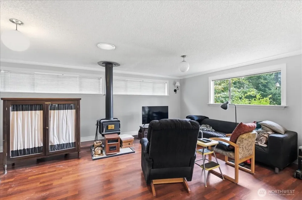 10247 10th Avenue S Seattle, WA 98168
