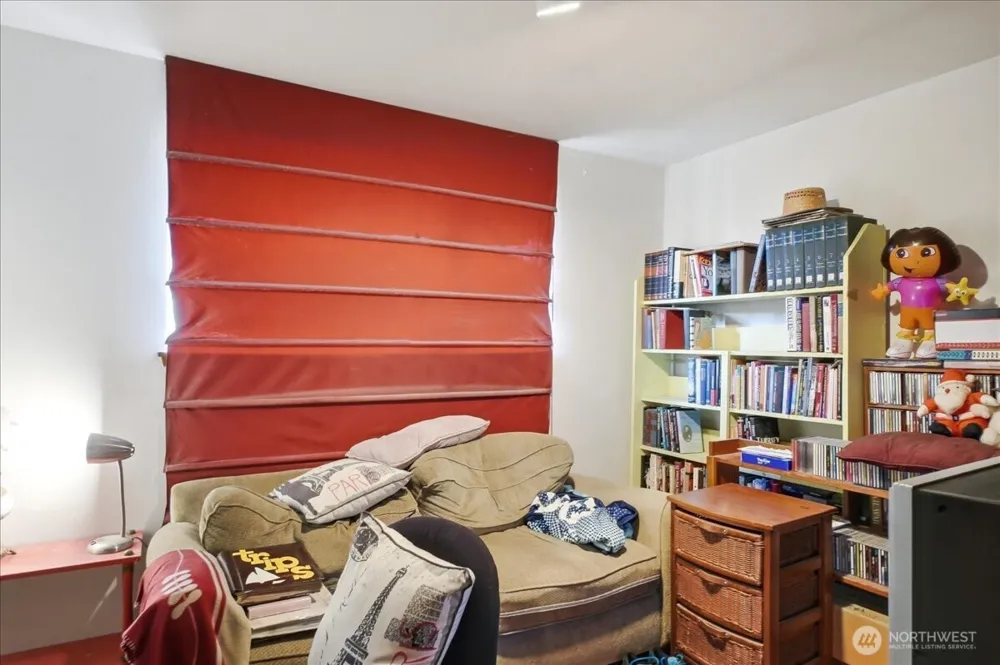 10247 10th Avenue S Seattle, WA 98168