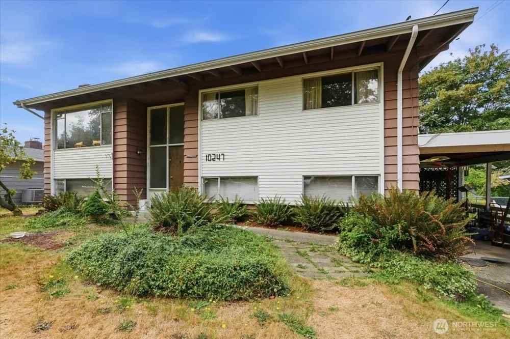10247 10th Avenue S Seattle, WA 98168