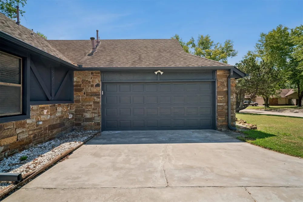 8027 S Irvington Avenue Tulsa, OK 74136