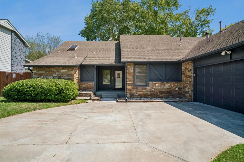 8027 S Irvington Avenue Tulsa, OK 74136