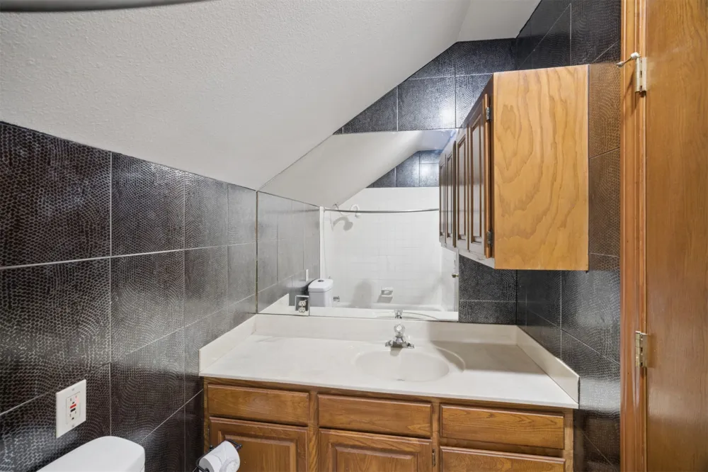 8027 S Irvington Avenue Tulsa, OK 74136