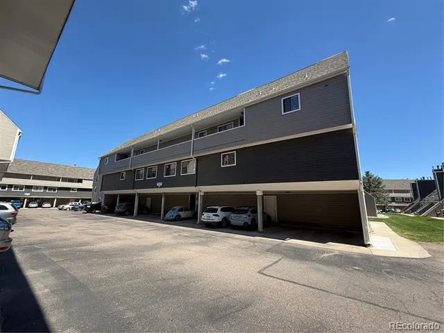 5250 S Huron Way #10-208 Littleton, CO 80120