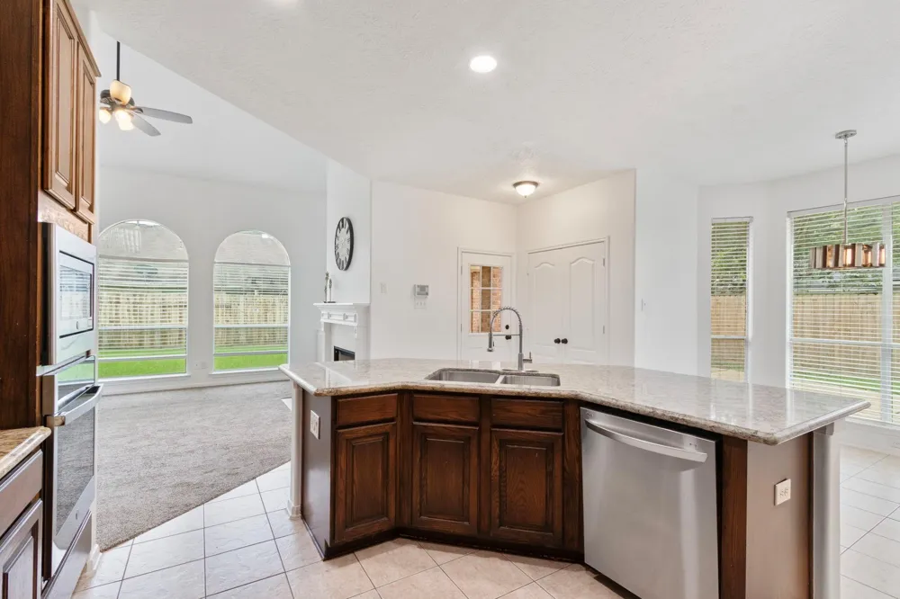 11711 Spring Path Court Tomball, TX 77377