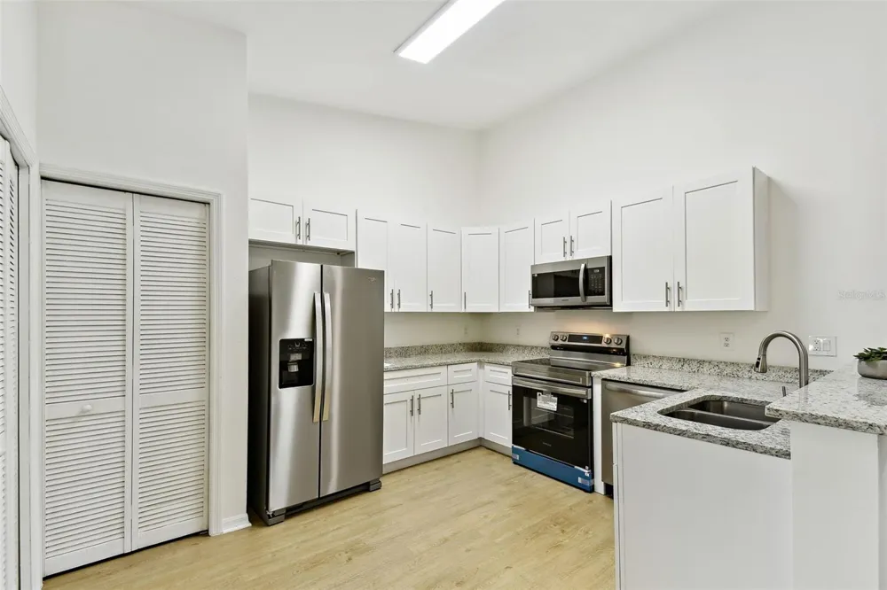 8827 GRAND PALMS CIRCLE #B Kissimmee, FL 34747