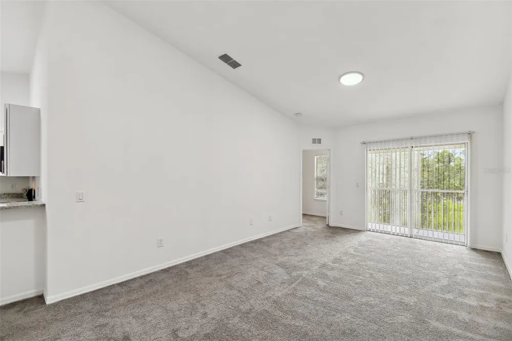 8827 GRAND PALMS CIRCLE #B Kissimmee, FL 34747