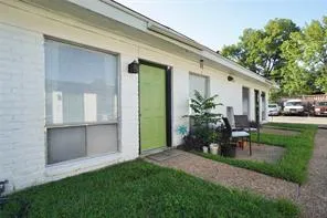 612 W 51st Street #102