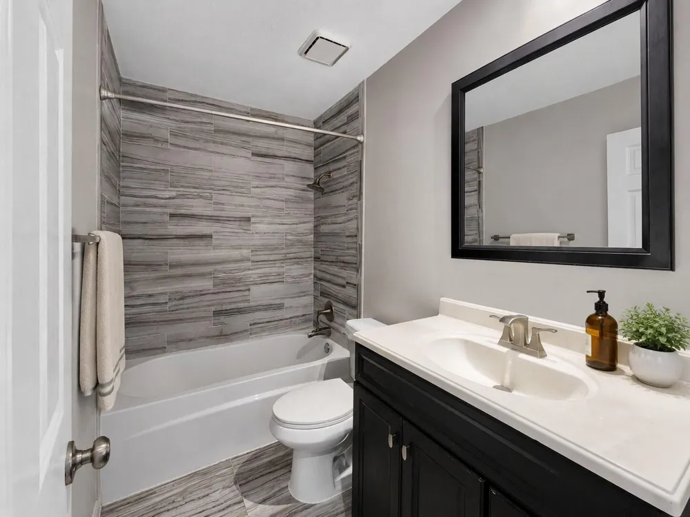2412 Mission Circle Friendswood, TX 77546