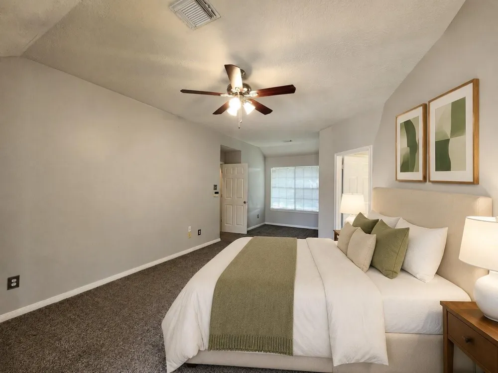 2412 Mission Circle Friendswood, TX 77546