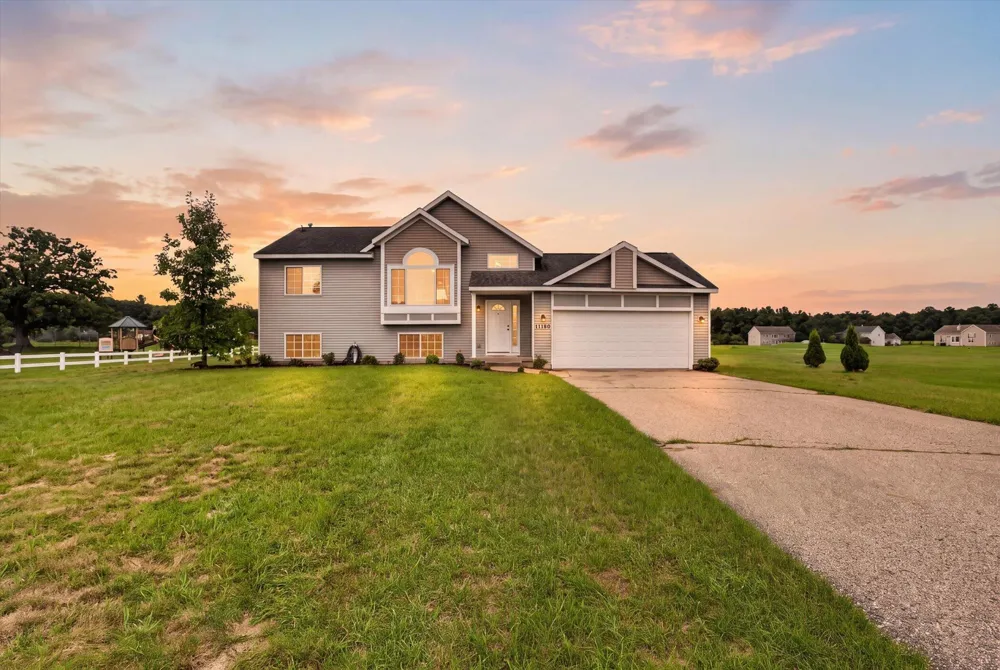 11310 Meadow Wood Circle Greenville, MI 48838