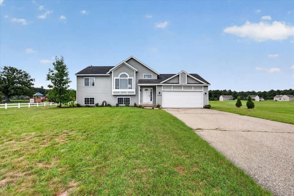 11310 Meadow Wood Circle Greenville, MI 48838