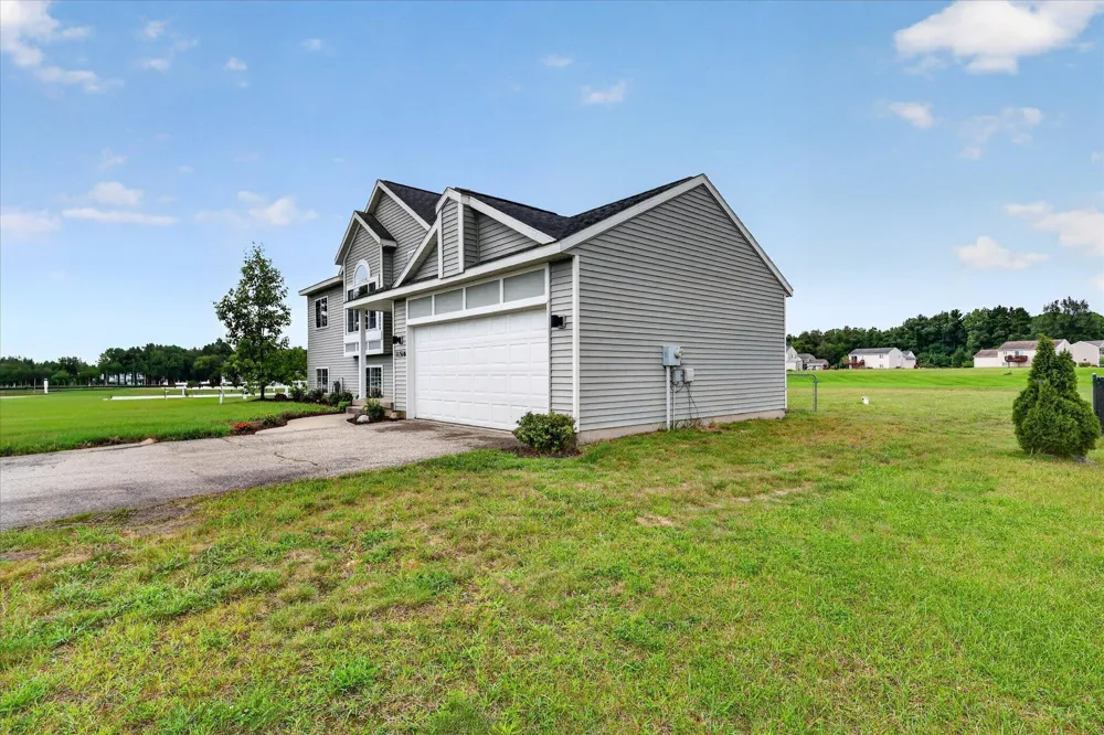 11310 Meadow Wood Circle Greenville, MI 48838