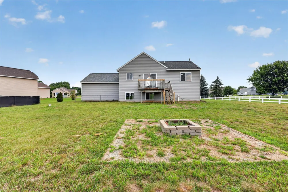 11310 Meadow Wood Circle Greenville, MI 48838