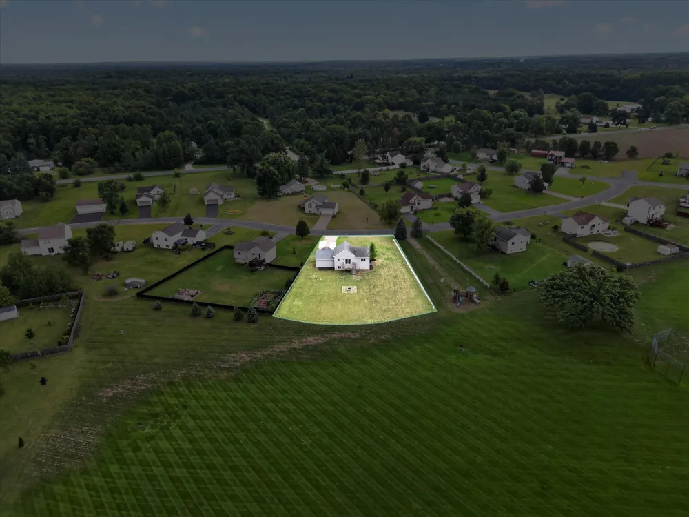 11310 Meadow Wood Circle Greenville, MI 48838