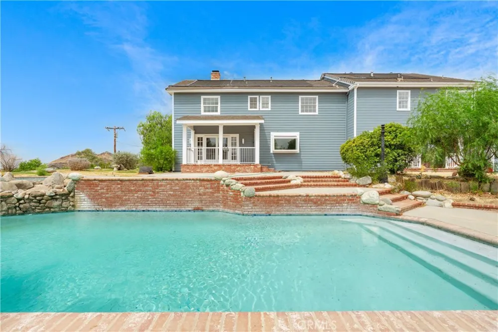 33247 Escondido Drive Agua Dulce, CA 91390