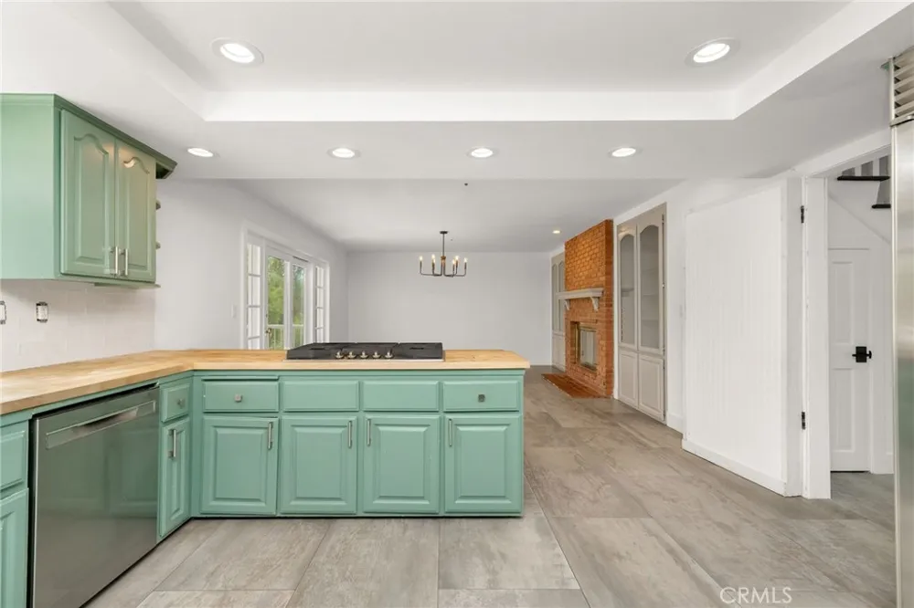 33247 Escondido Drive Agua Dulce, CA 91390