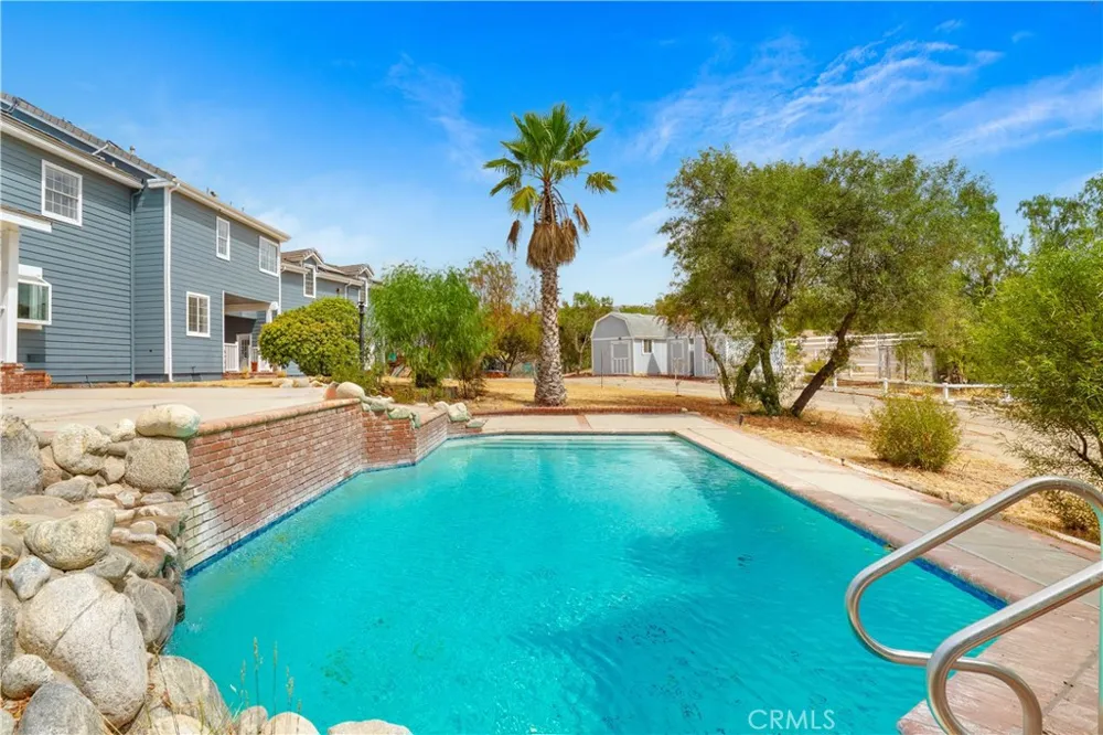 33247 Escondido Drive Agua Dulce, CA 91390