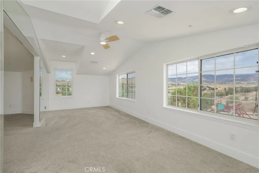 33247 Escondido Drive Agua Dulce, CA 91390