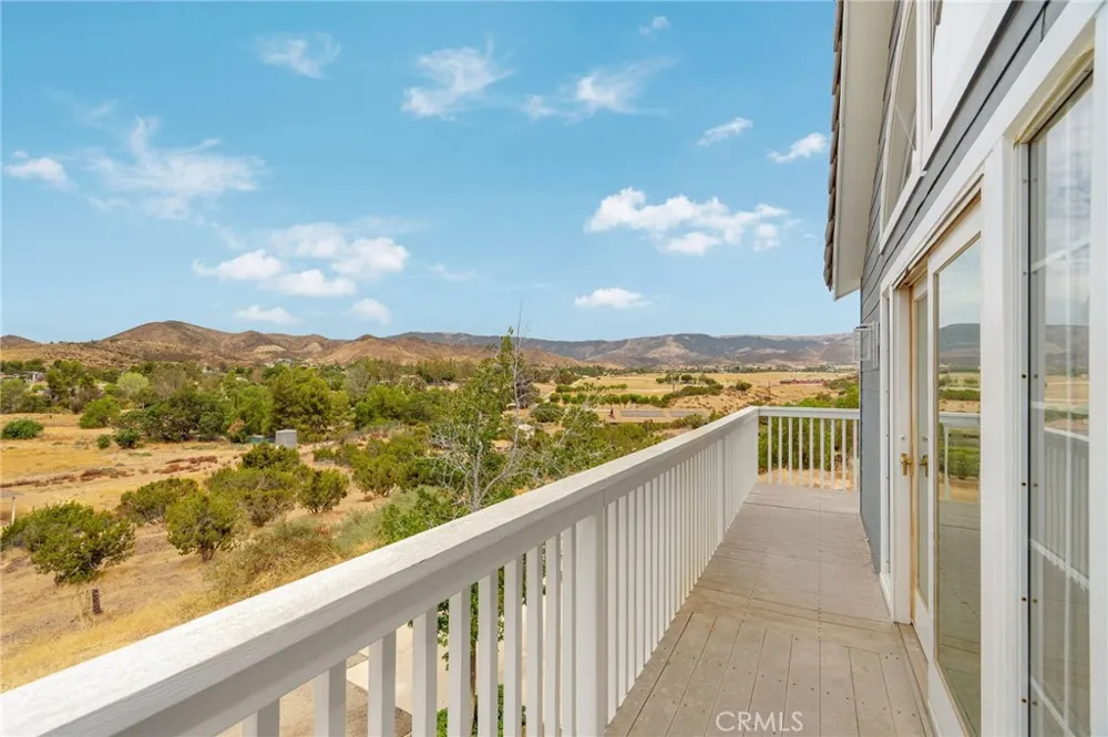 33247 Escondido Drive Agua Dulce, CA 91390