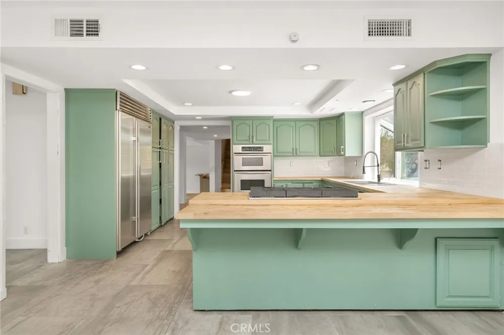 33247 Escondido Drive Agua Dulce, CA 91390