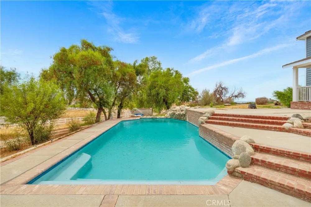 33247 Escondido Drive Agua Dulce, CA 91390