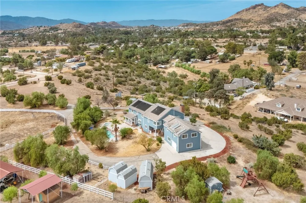 33247 Escondido Drive Agua Dulce, CA 91390