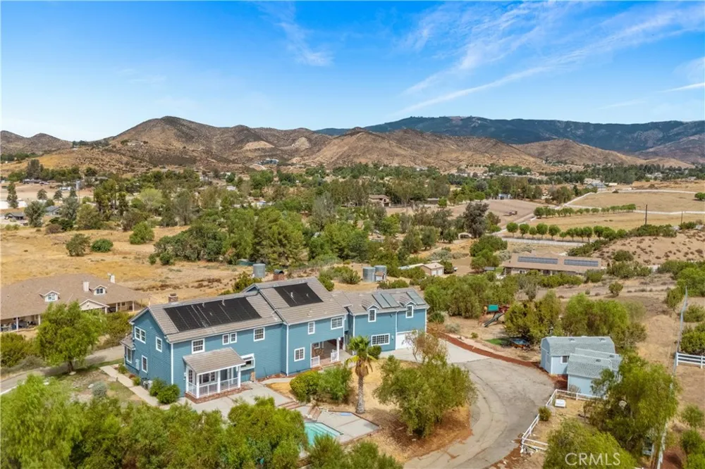 33247 Escondido Drive Agua Dulce, CA 91390
