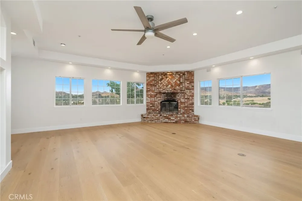33247 Escondido Drive Agua Dulce, CA 91390