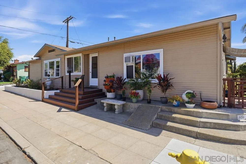 3595 Arizona San Diego, CA 92104
