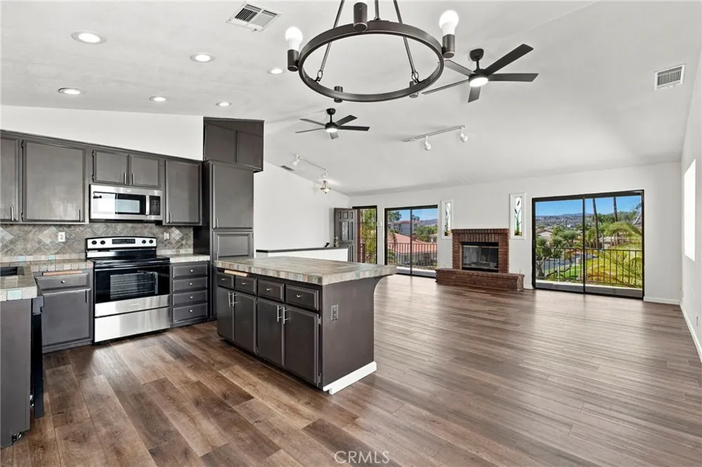 28850 Vacation Canyon Lake, CA 92587
