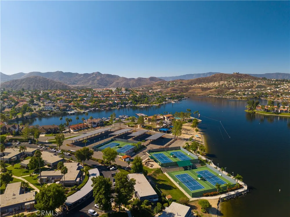 28850 Vacation Canyon Lake, CA 92587