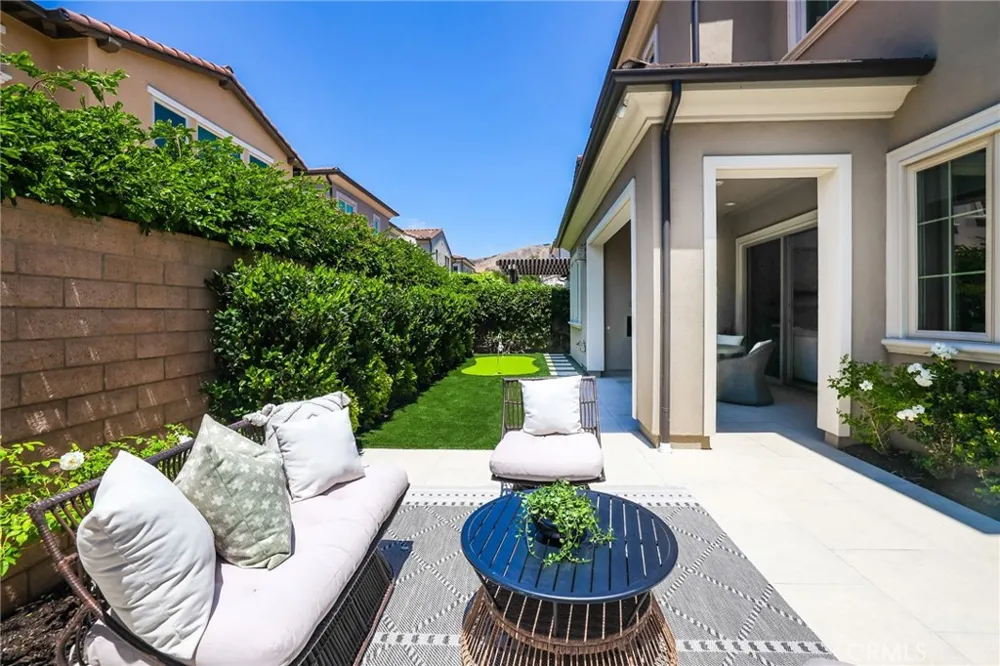 63 Pedigree Irvine, CA 92602