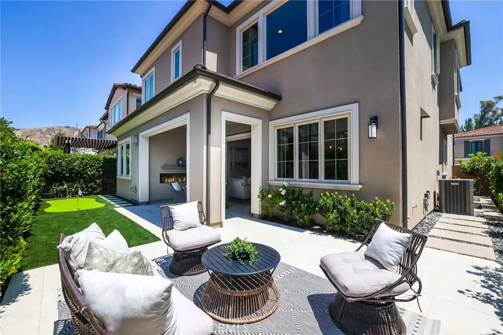 63 Pedigree Irvine, CA 92602