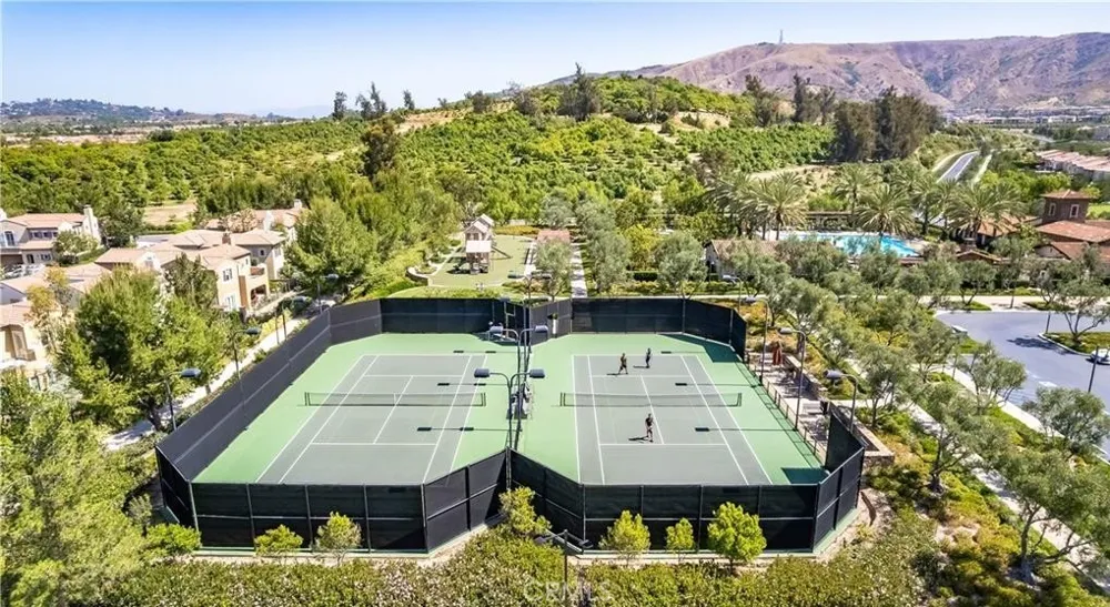 63 Pedigree Irvine, CA 92602