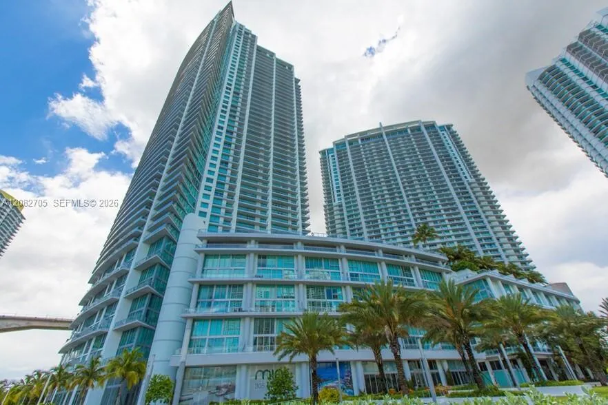 92 SW 3rd St #3811 Miami, FL 33130