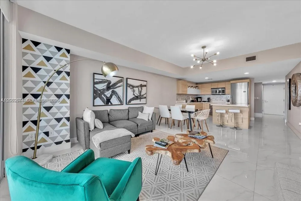 16385 Biscayne #804 North Miami Beach, FL 33160