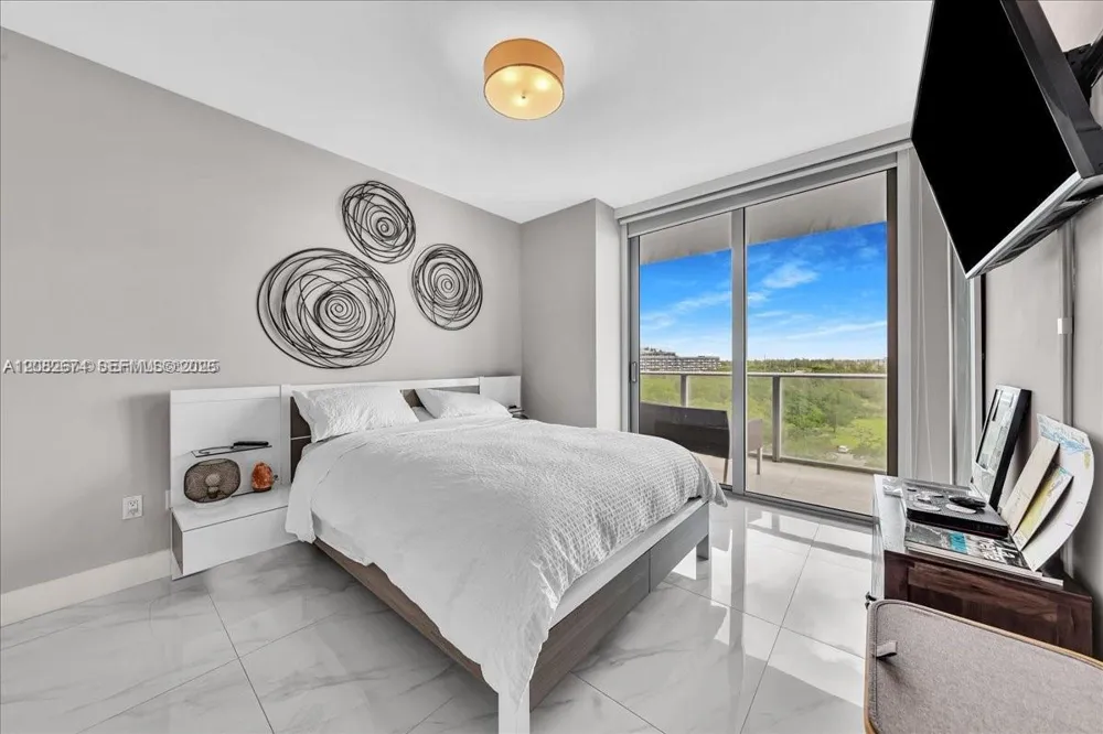 16385 Biscayne #804 North Miami Beach, FL 33160