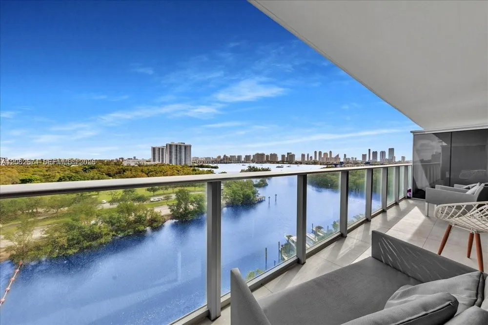 16385 Biscayne #804 North Miami Beach, FL 33160