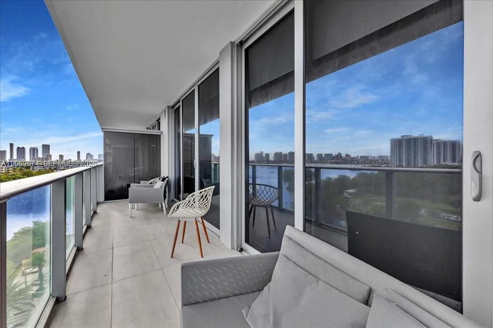 16385 Biscayne #804 North Miami Beach, FL 33160