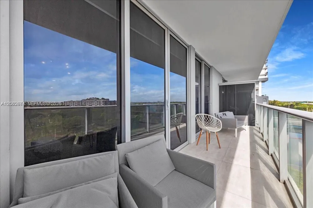 16385 Biscayne #804 North Miami Beach, FL 33160