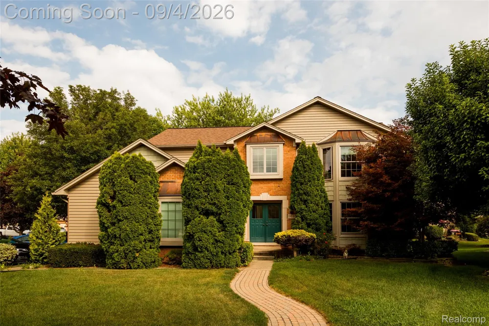 19040 Livery Court Clinton Charter Township, MI 48038